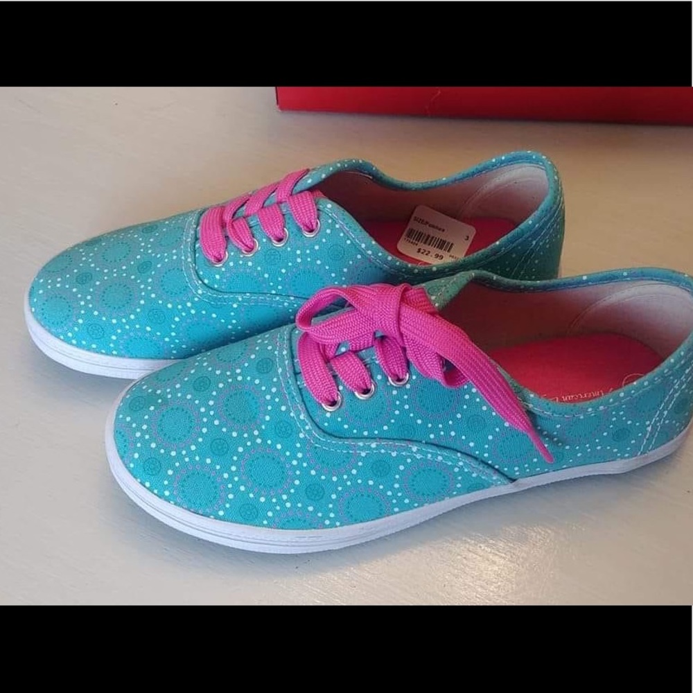 Brand new size 3 girls shoes